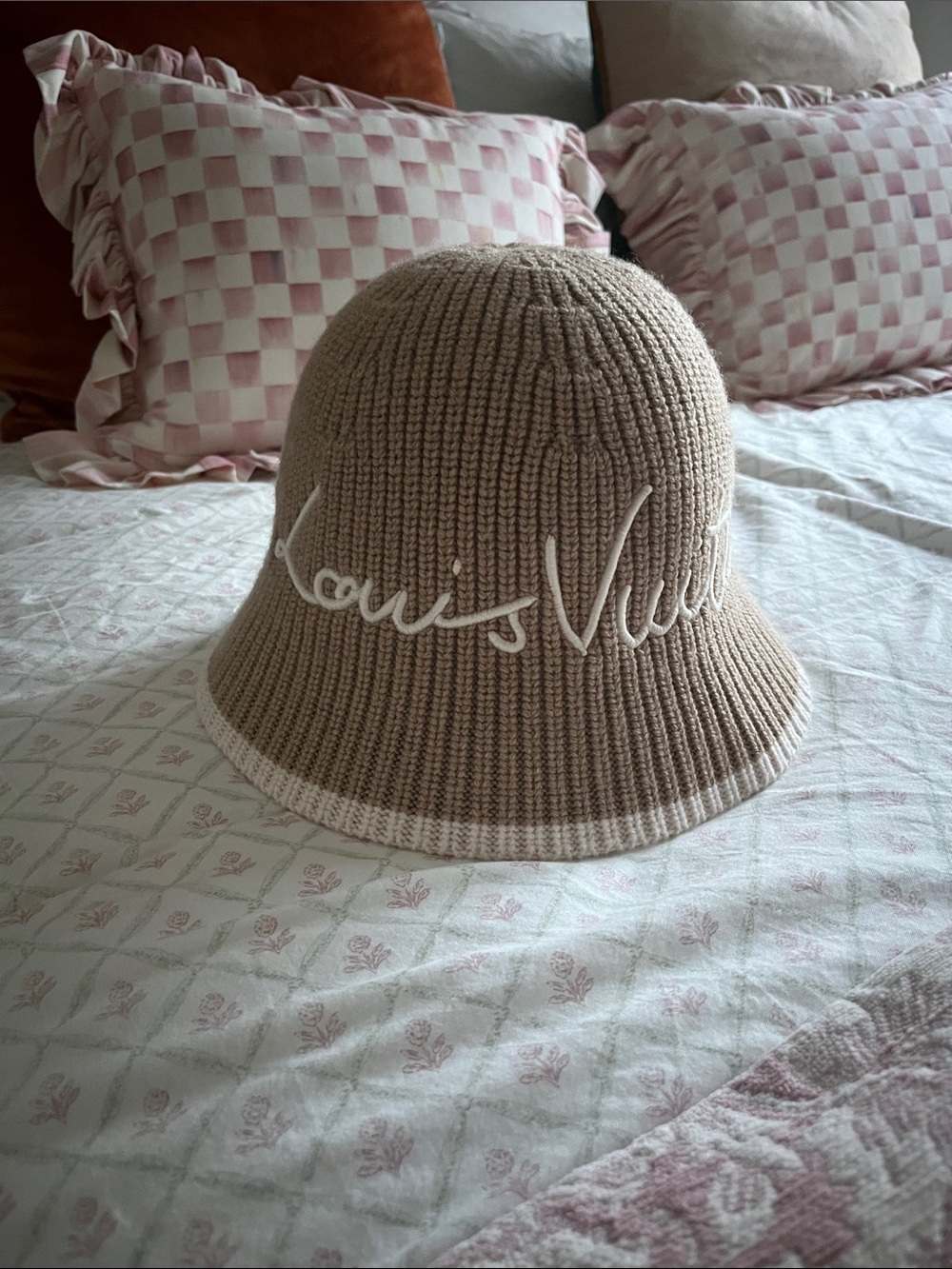 Louis Vuitton Script Hat - Picture 3 of 8